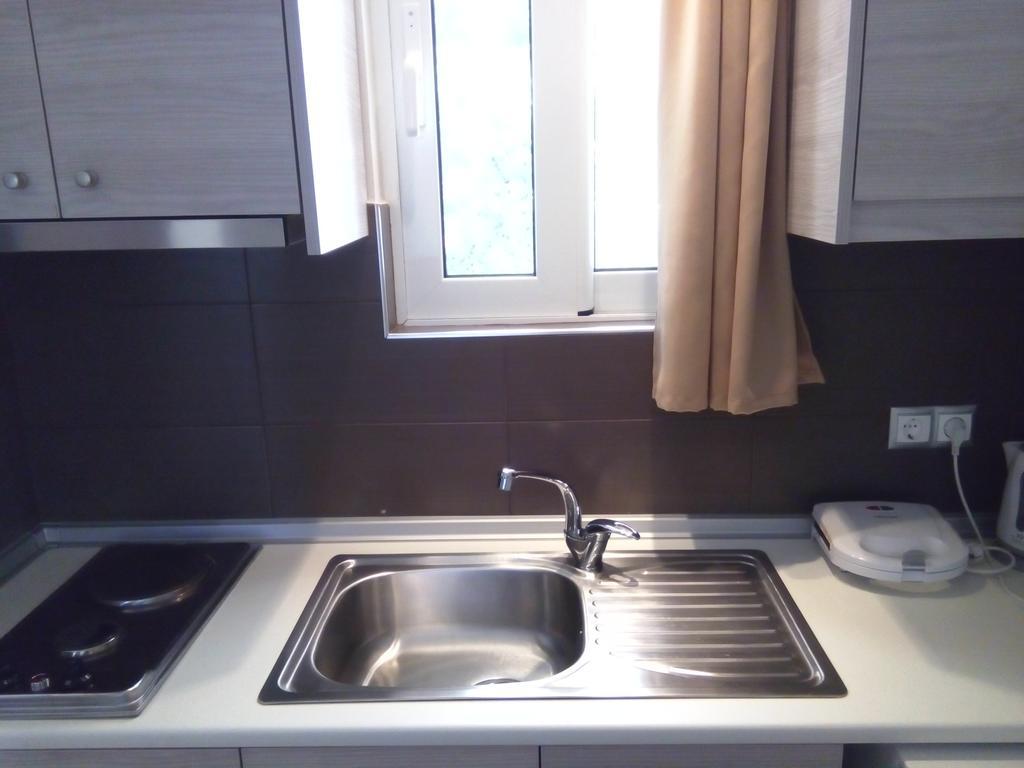 Karavos Hotel Apartments Archangelos  Værelse billede