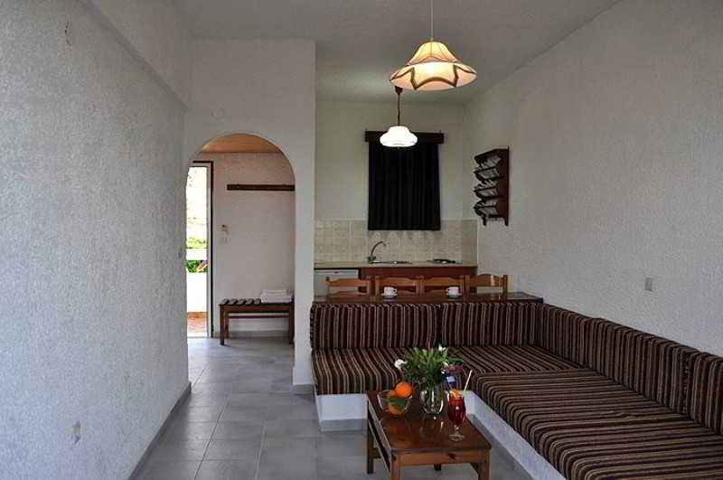 Karavos Hotel Apartments Archangelos  Eksteriør billede
