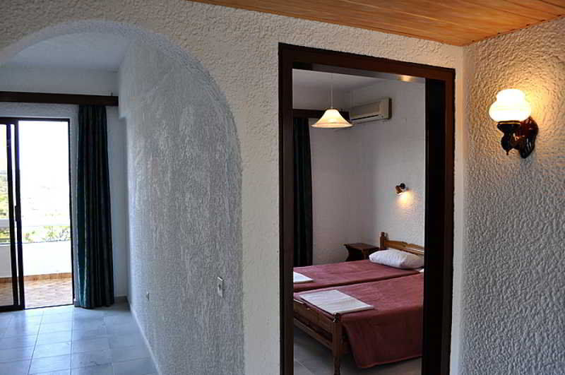 Karavos Hotel Apartments Archangelos  Eksteriør billede