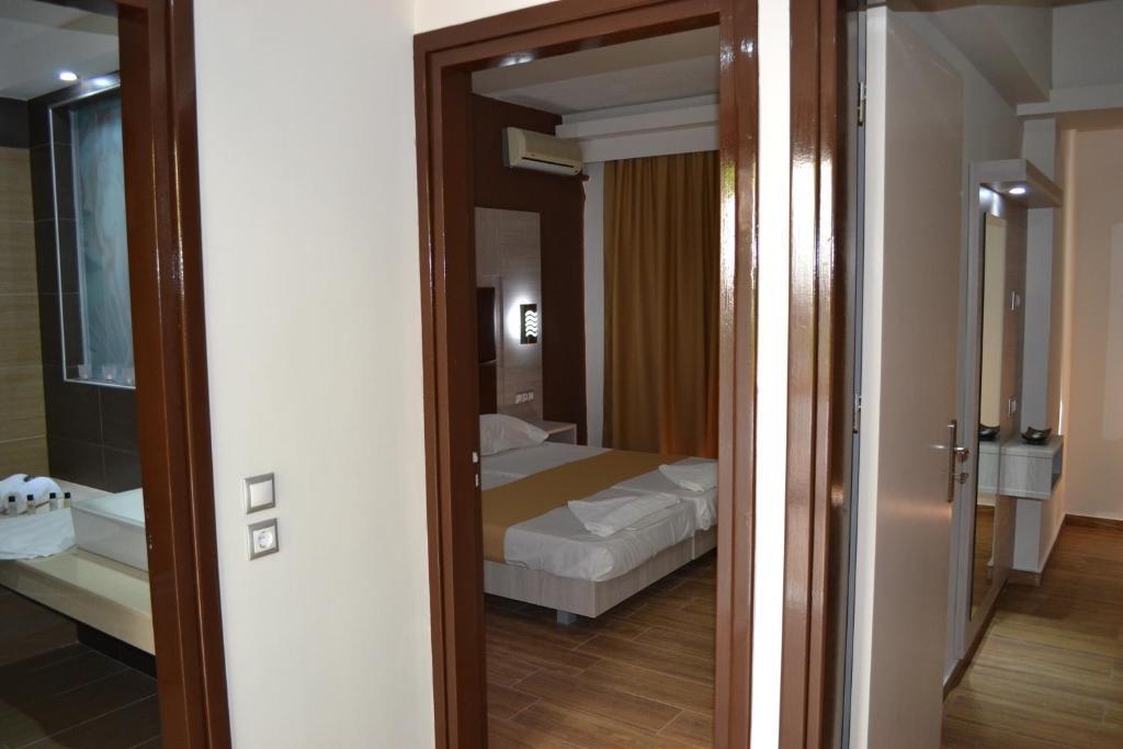 Karavos Hotel Apartments Archangelos  Eksteriør billede