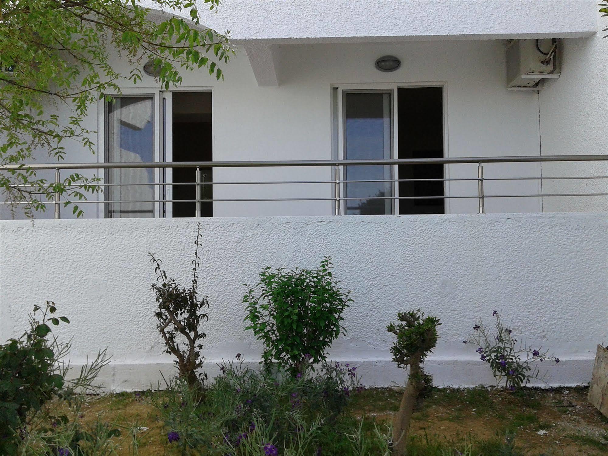 Karavos Hotel Apartments Archangelos  Eksteriør billede